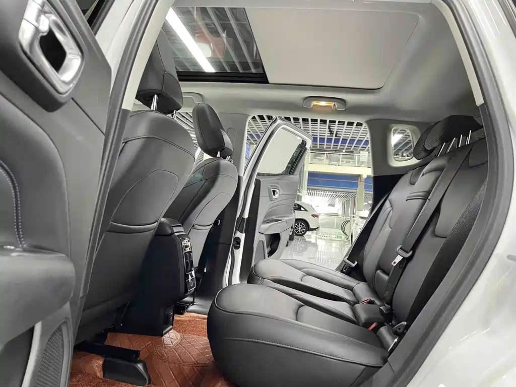 Jeep Compass — миниатюра 8