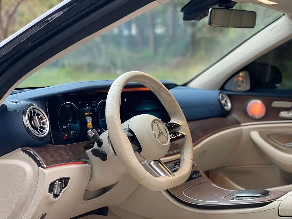 MERCEDES-BENZ E CLASS