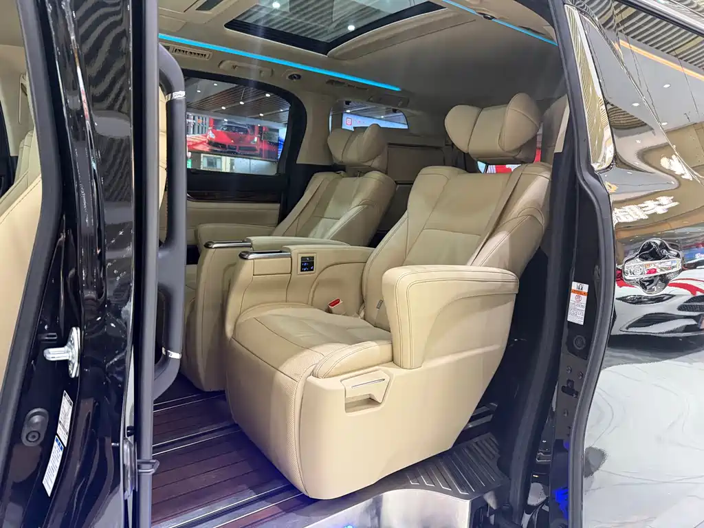 Toyota Alphard — фотографии объявления, Фото 12