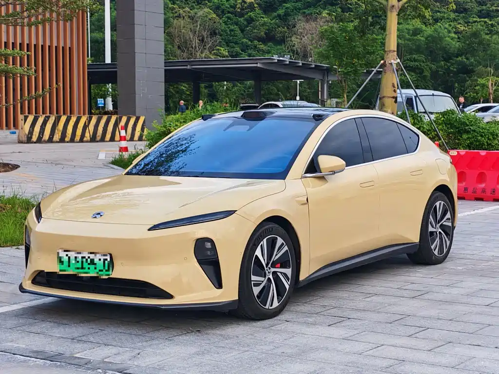 NIO ET5