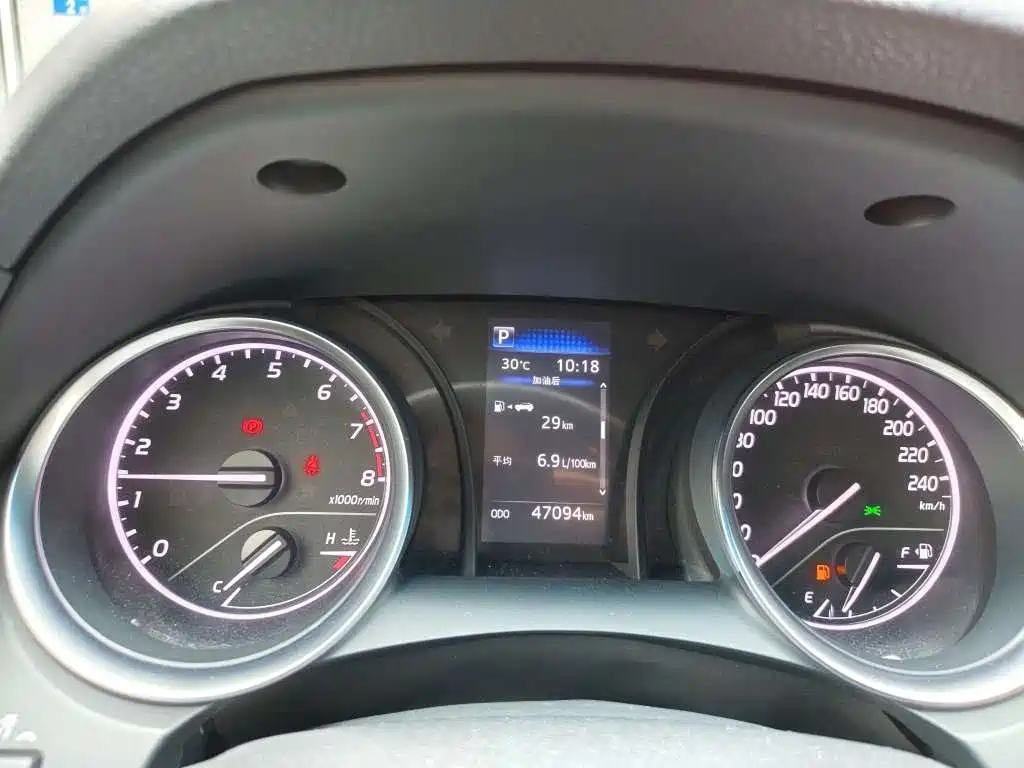 Toyota Camry — миниатюра 9