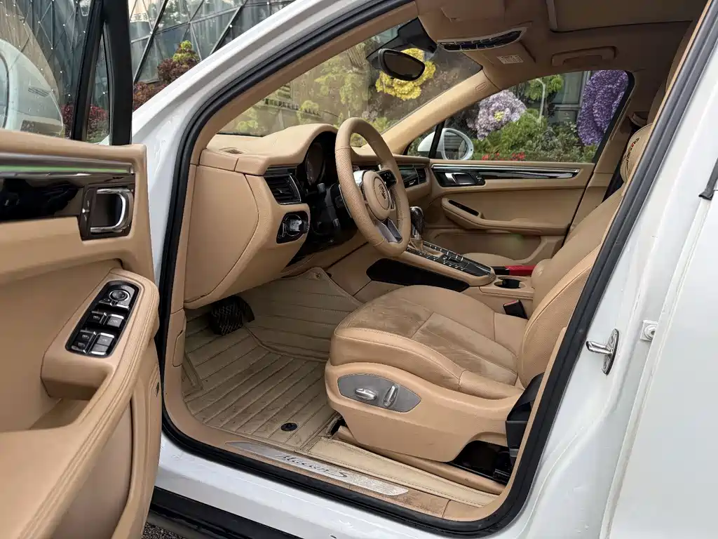 Porsche Macan — миниатюра 4