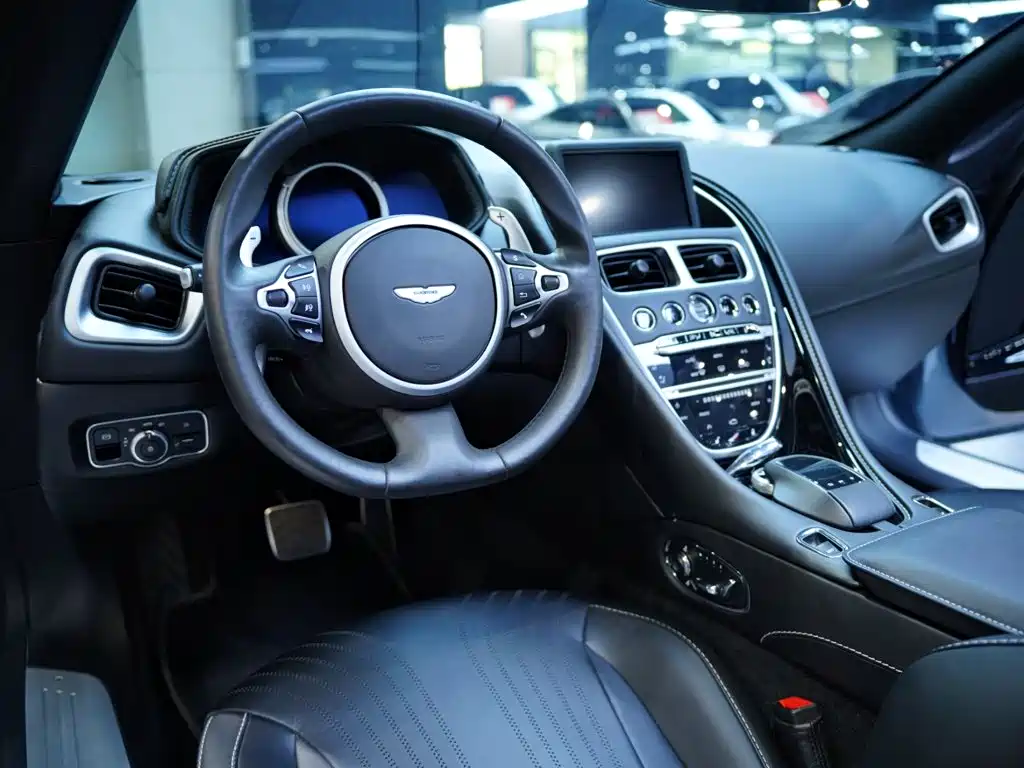 Aston Martin DB11 — миниатюра 27