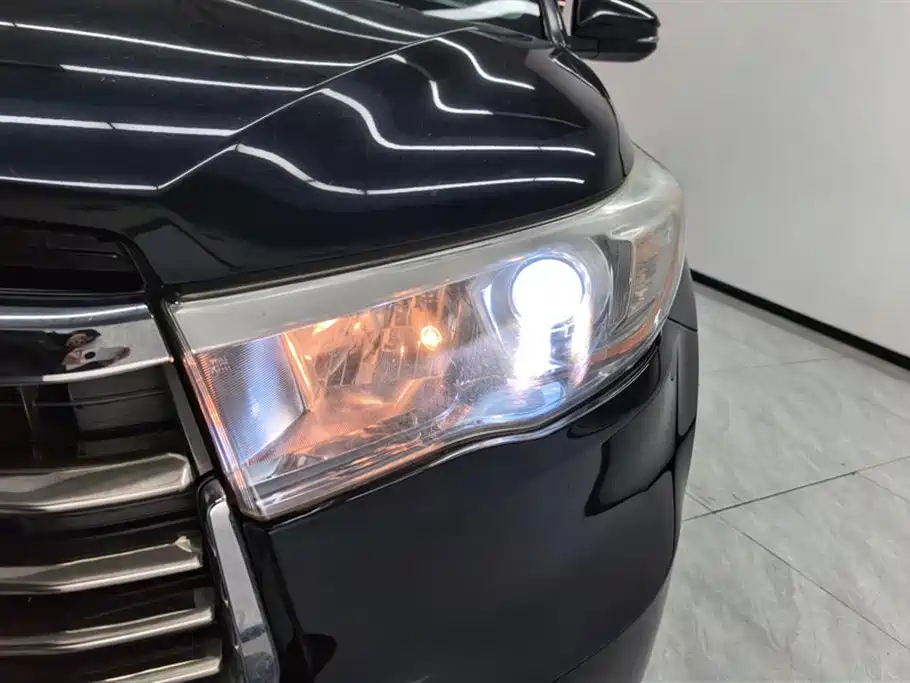 Toyota Highlander 2017 2.0T Elite 7 мест