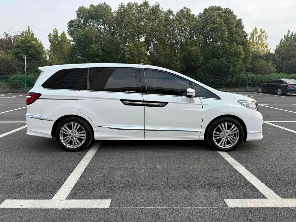 Honda Elysion 2016 2.4L Luxury