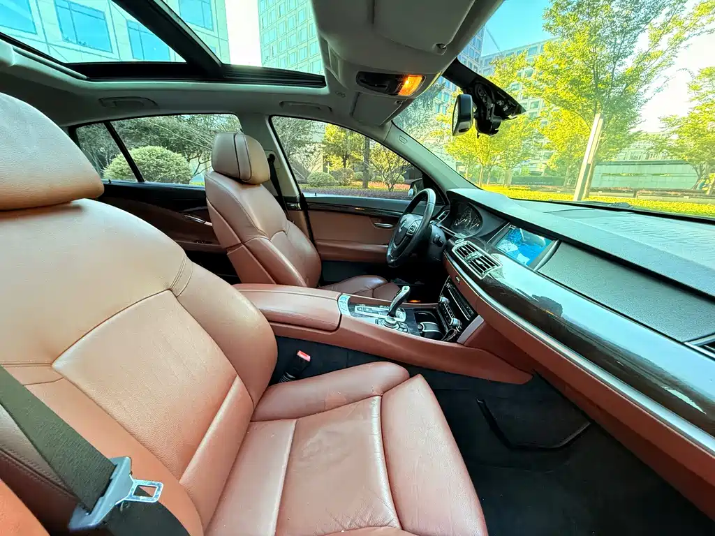BMW 5 Series GT — миниатюра 9