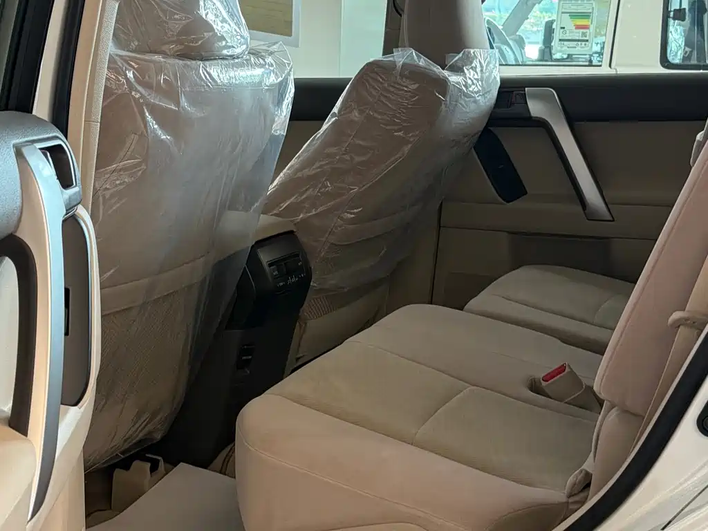 Toyota Land Cruiser Prado 2023 4.0L GXR