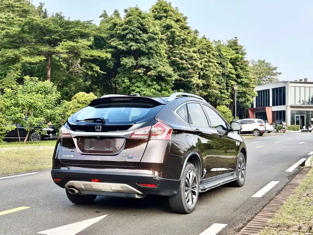 Luxgen U6 — миниатюра 5