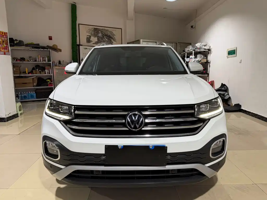 VOLKSWAGEN EXPLORING THE SHADOW