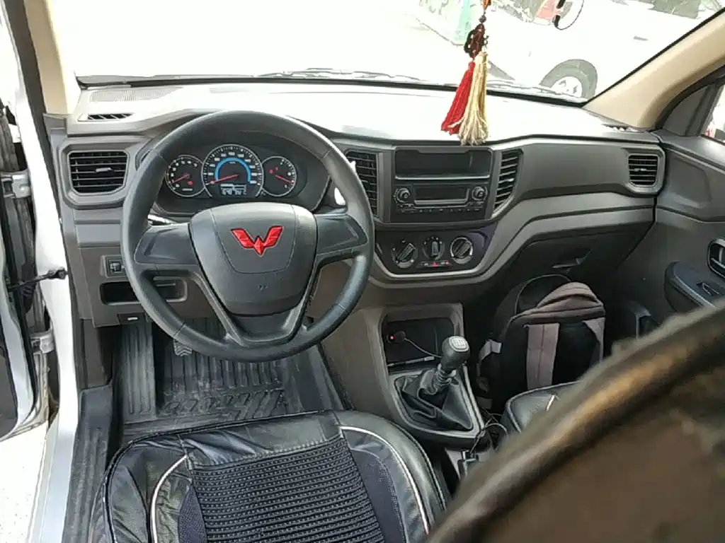 Wuling Hongguang V — миниатюра 10