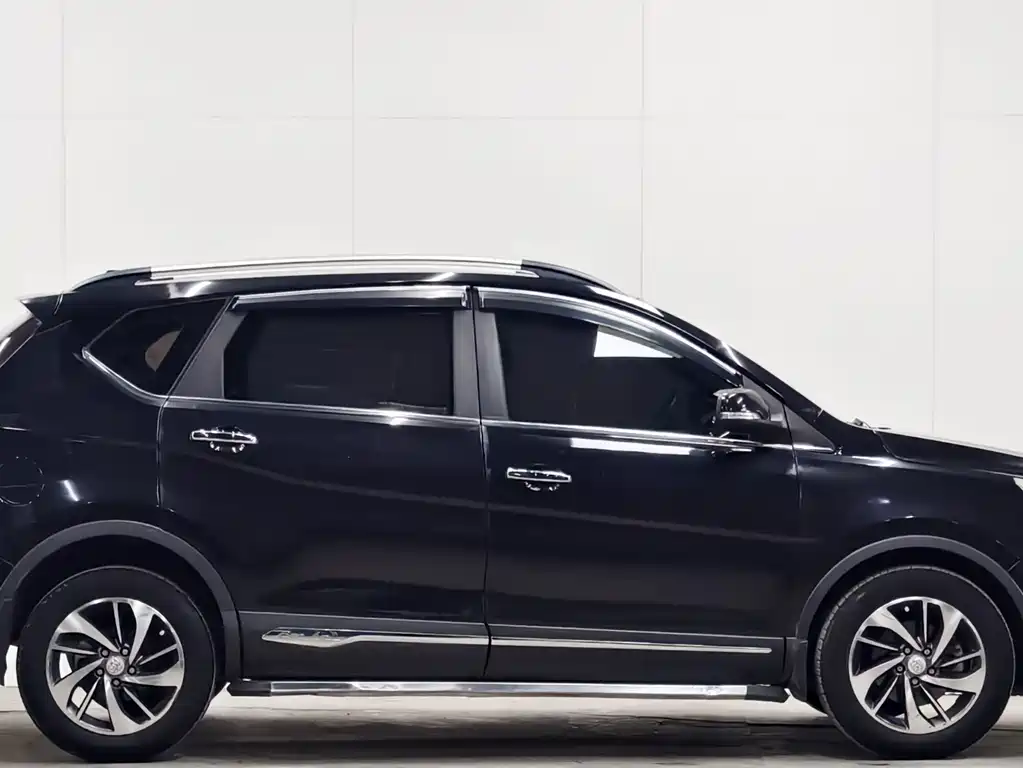 Baojun 560 2015 1.8L MT Luxury