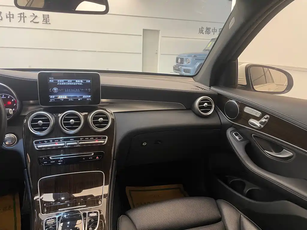 Mercedes-Benz GLC — миниатюра 12