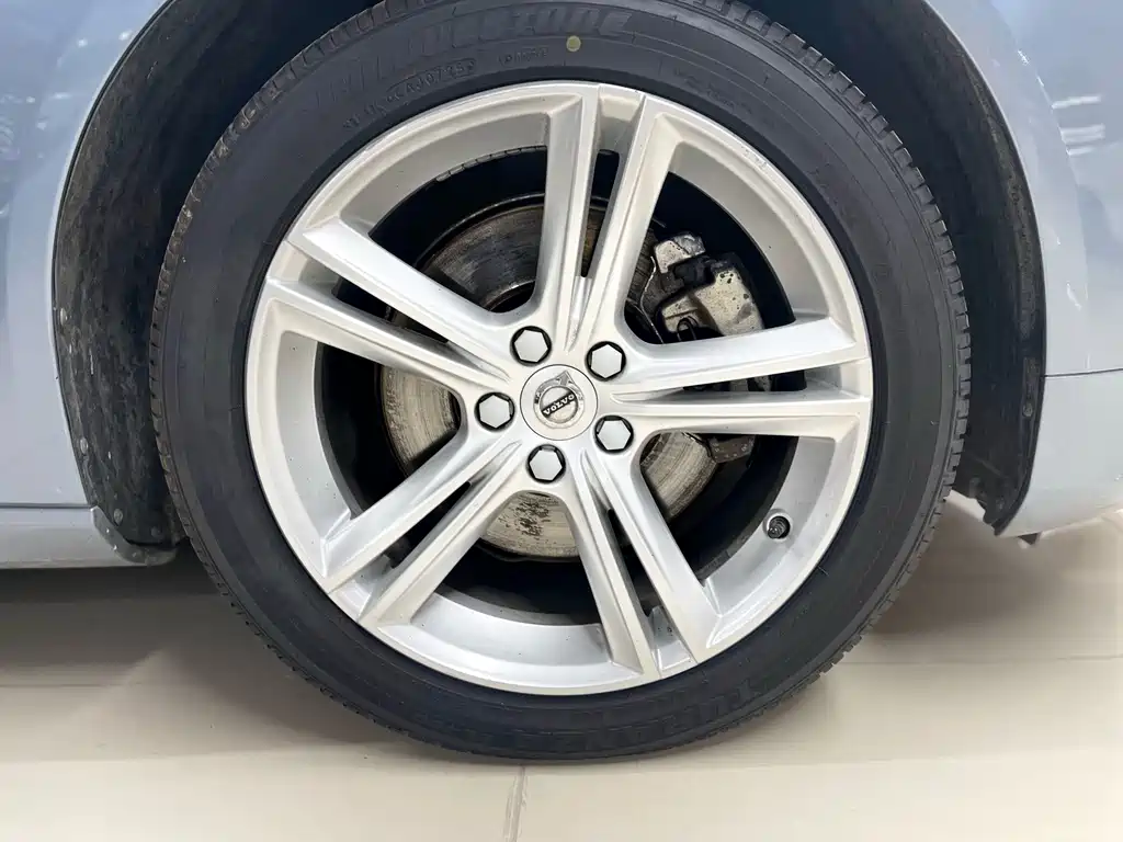 Volvo S90 — миниатюра 7
