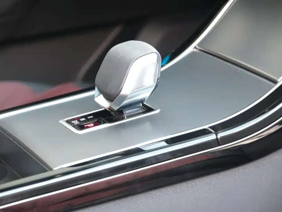 Land Rover Velar — миниатюра 20