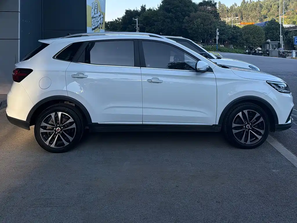 Roewe RX3 — миниатюра 3