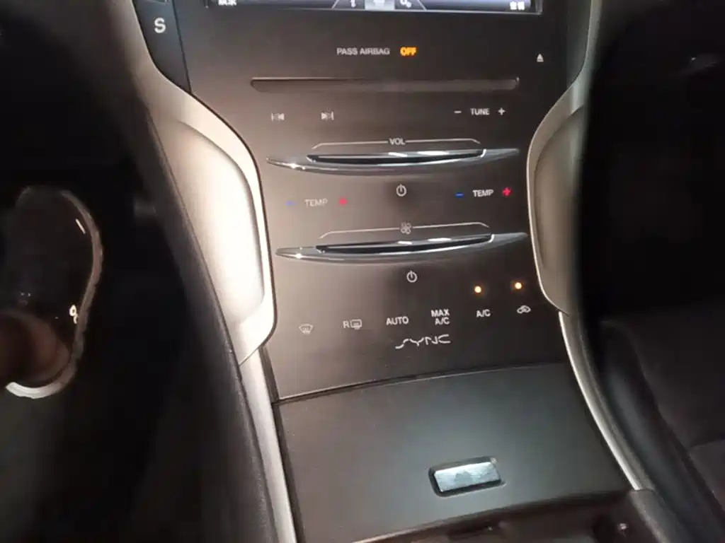 Lincoln MKZ — миниатюра 14