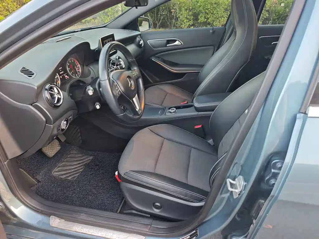 Mercedes-Benz A-Class (Import) — миниатюра 13