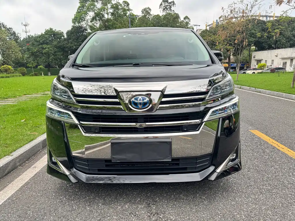 Toyota Vellfire — миниатюра 2