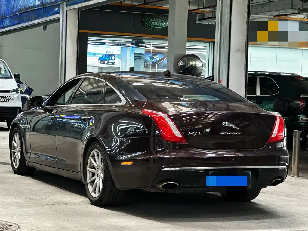 Jaguar XJ — миниатюра 4