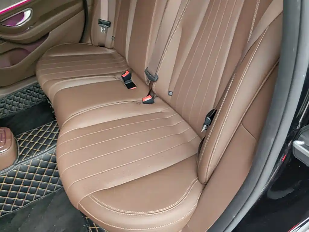 Mercedes-Benz E-Class — миниатюра 17