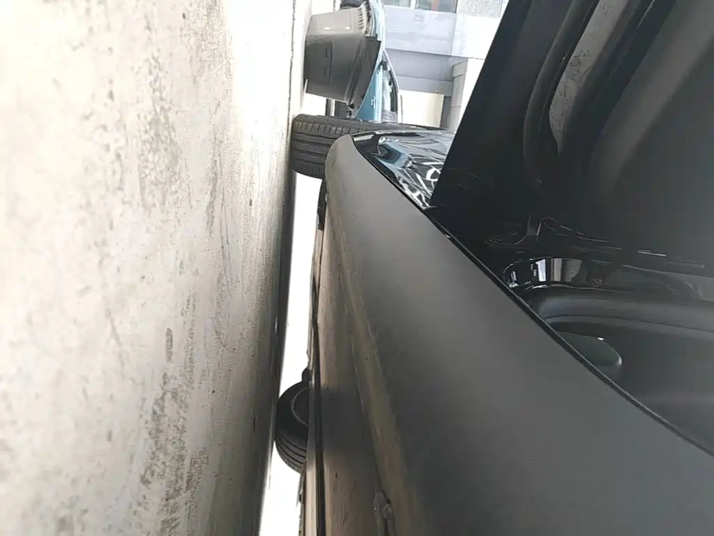 Tesla Model Y — миниатюра 22