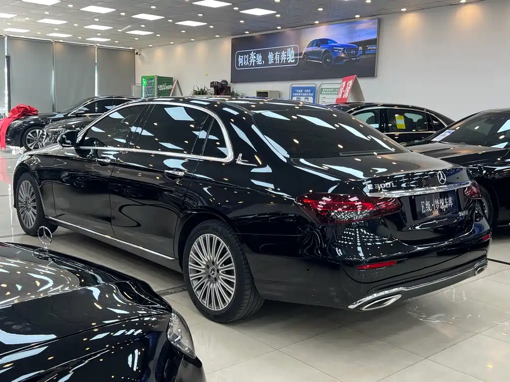 Mercedes-Benz E-Class — миниатюра 15
