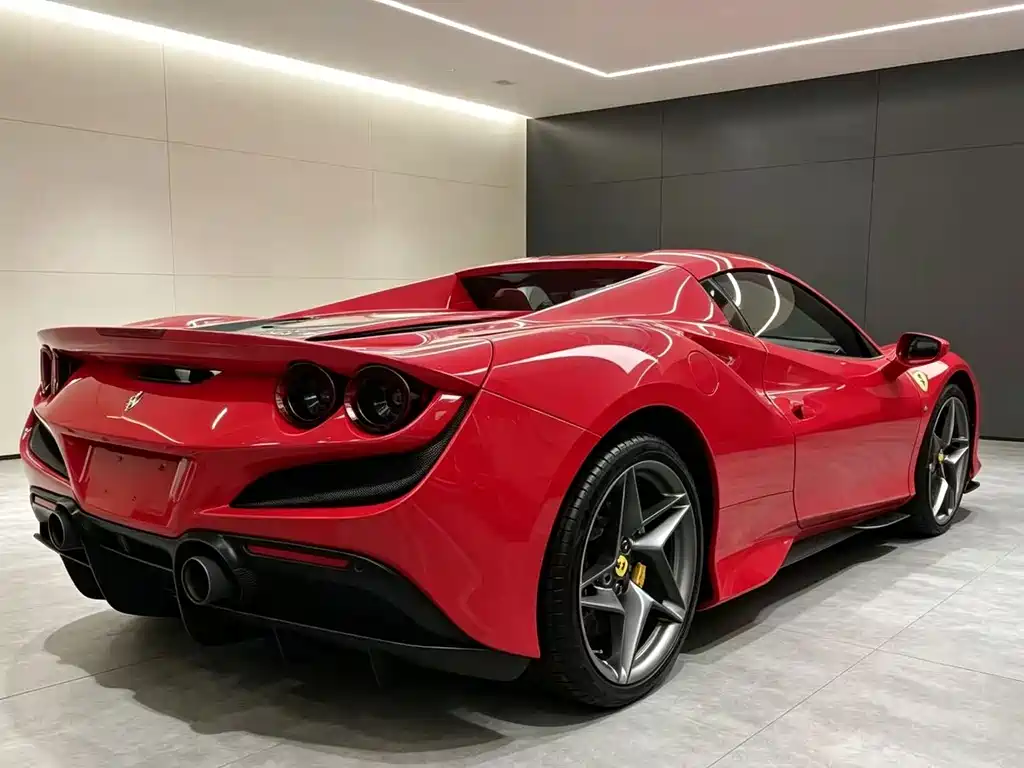 Ferrari F8 — миниатюра 4