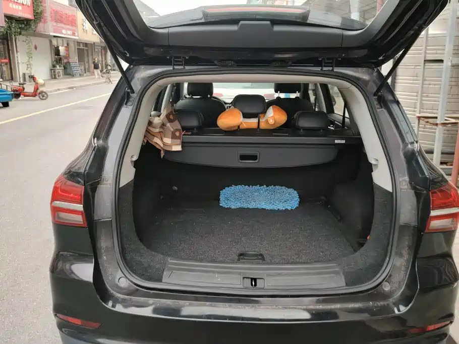 Roewe RX5 — миниатюра 4