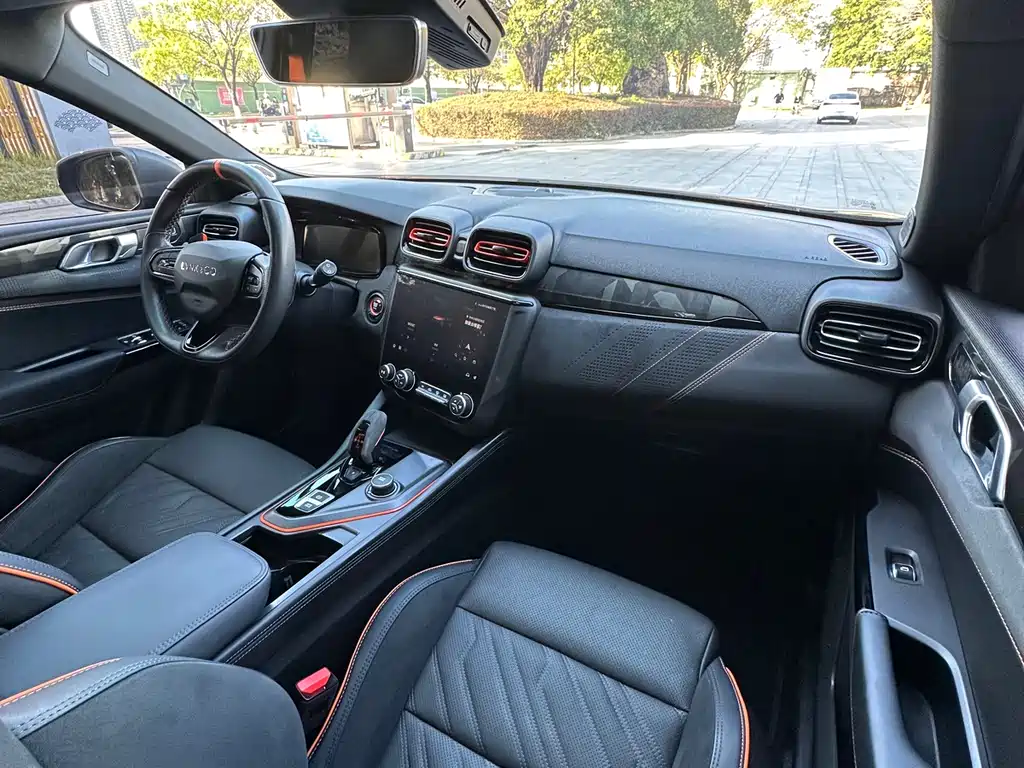 LYNK & CO. 02 HATCHBACK