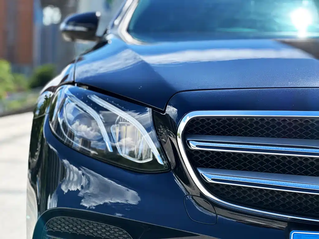 Mercedes-Benz E-Class — миниатюра 7