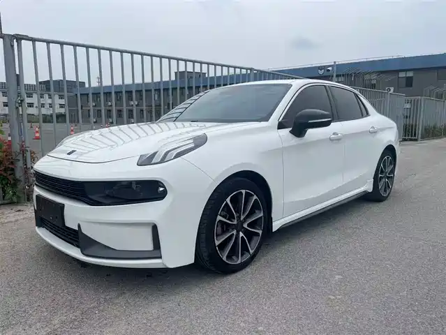 2020 Lynk & Co 03