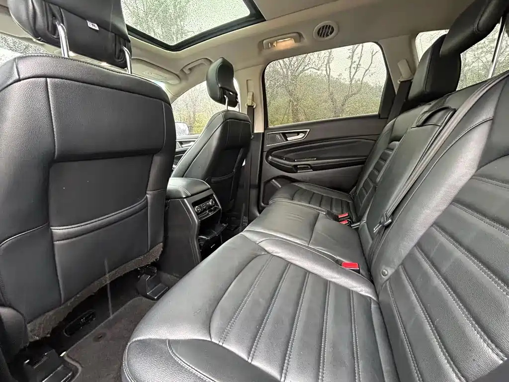 Ford Edge — миниатюра 6