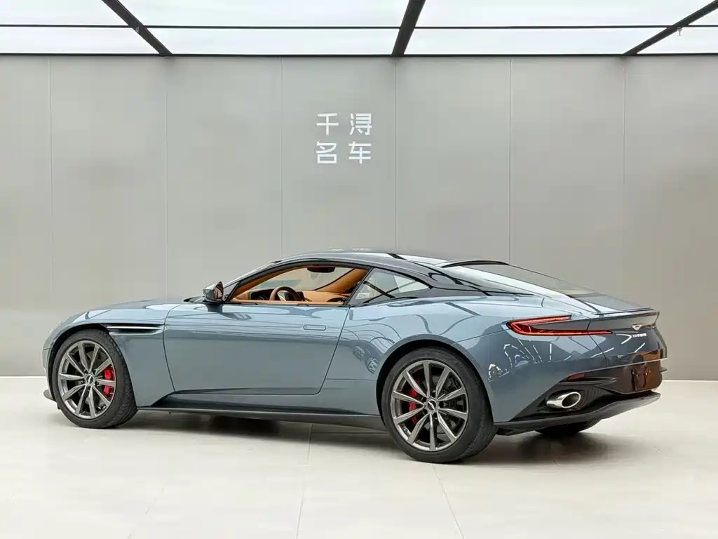 Aston Martin DB11 4.0T V8 Coupe, фото 14