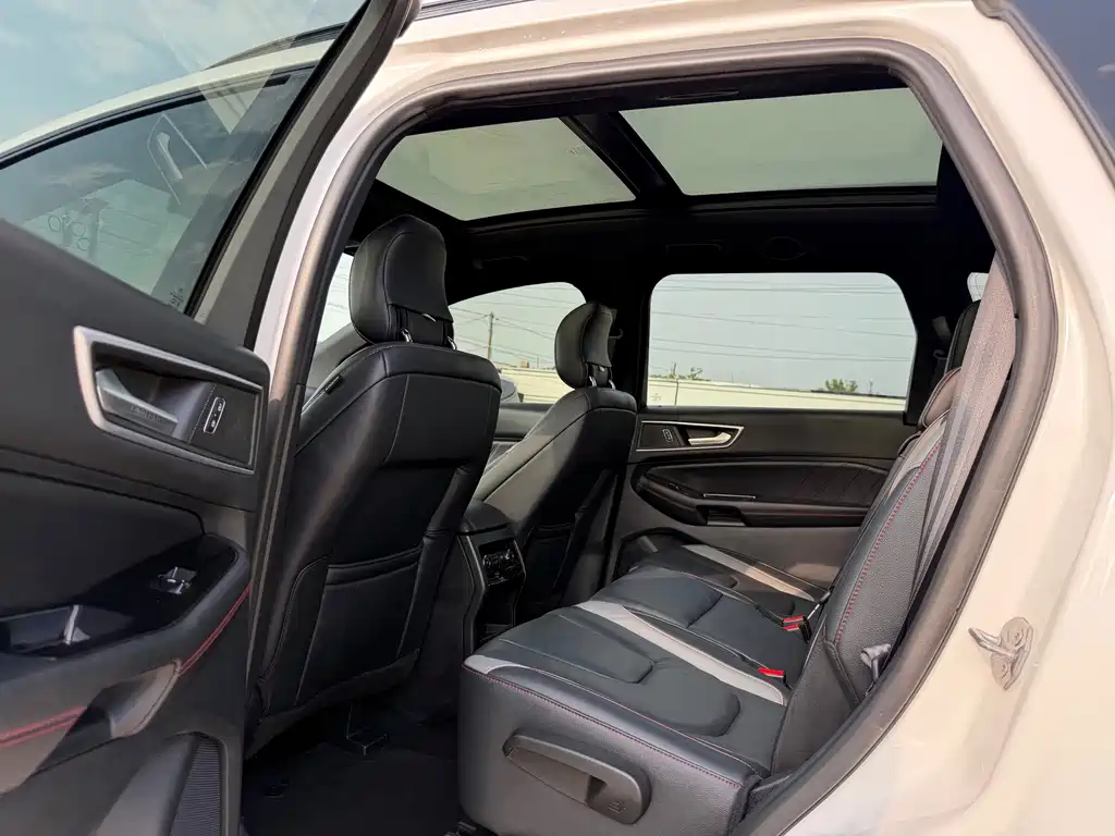 Ford Edge — миниатюра 14