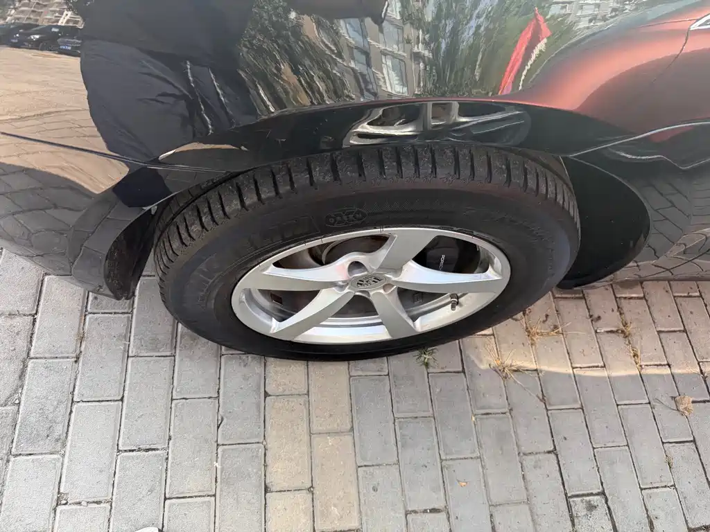 Porsche Macan — миниатюра 2