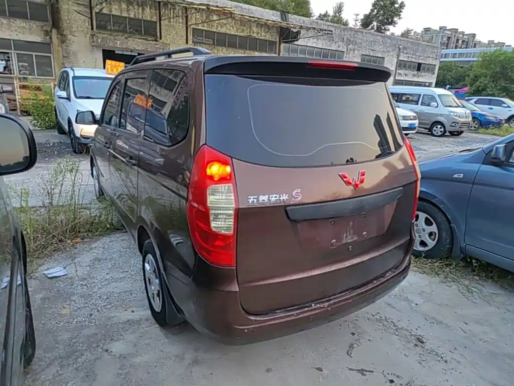 Wuling Hongguang — миниатюра 5