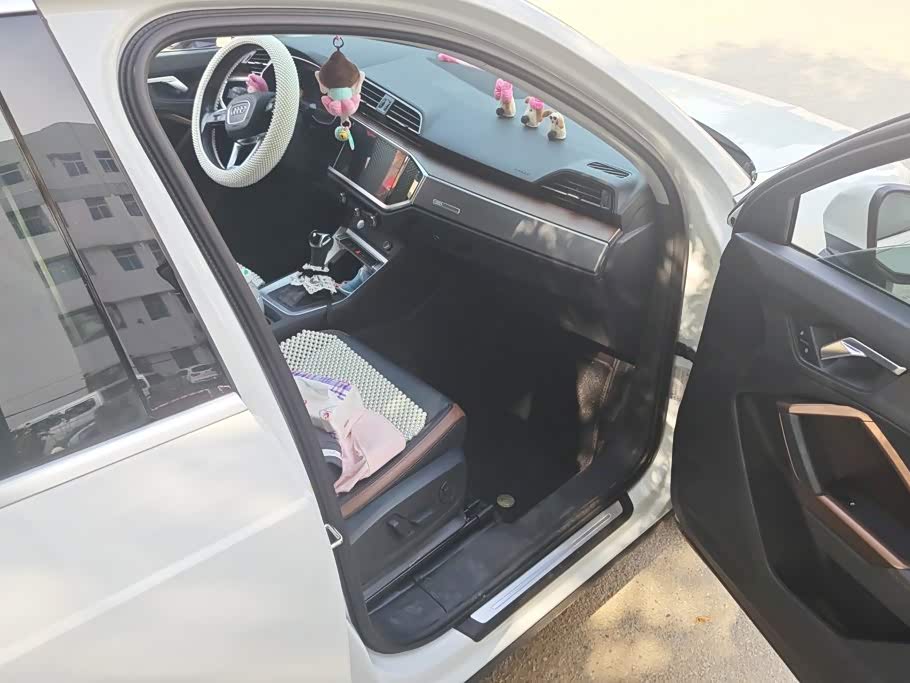 Audi Q3 1.4 л 2021 г. Белый, пробег 45900 км