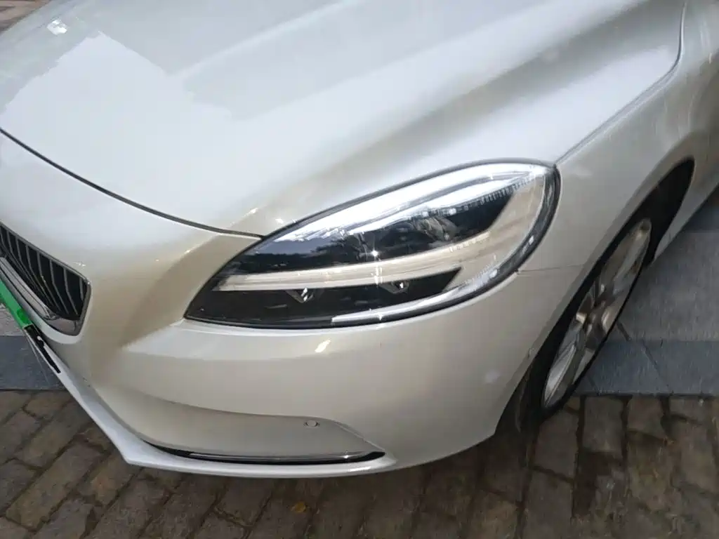 Volvo V40 — миниатюра 24