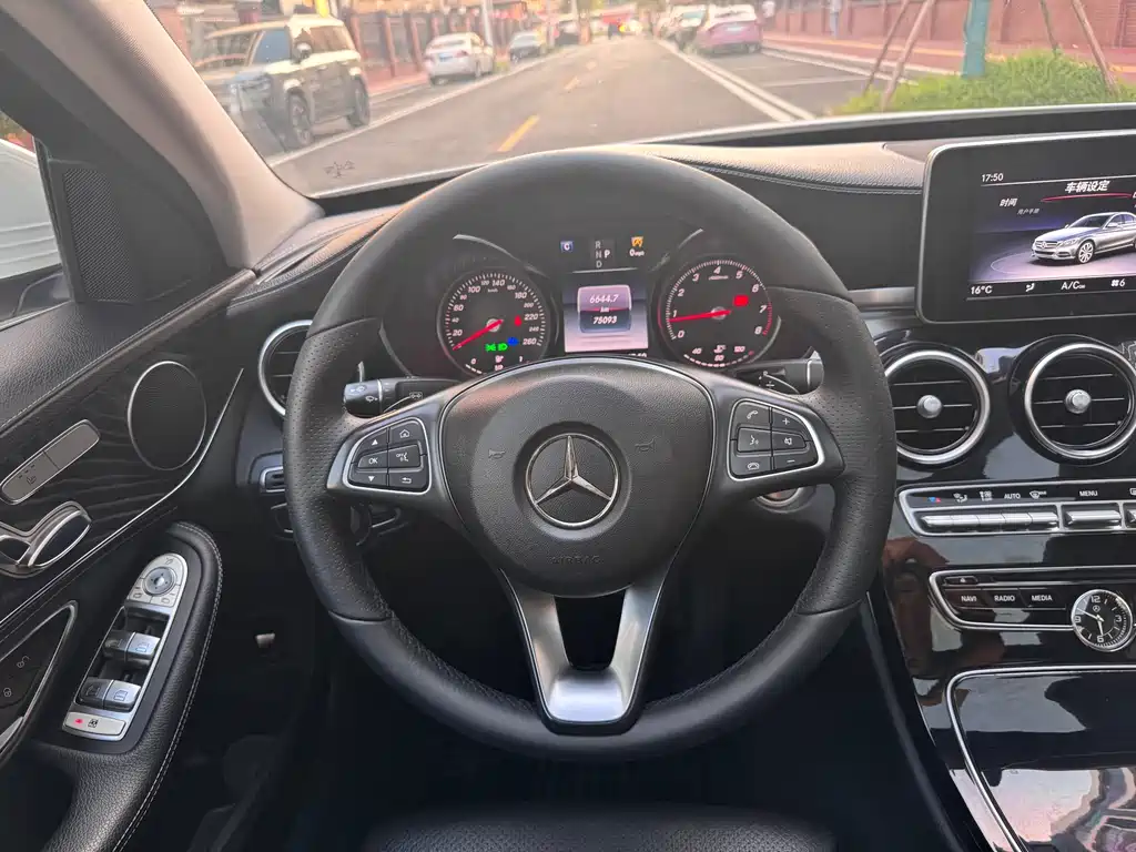 Mercedes-Benz C-Class — миниатюра 15