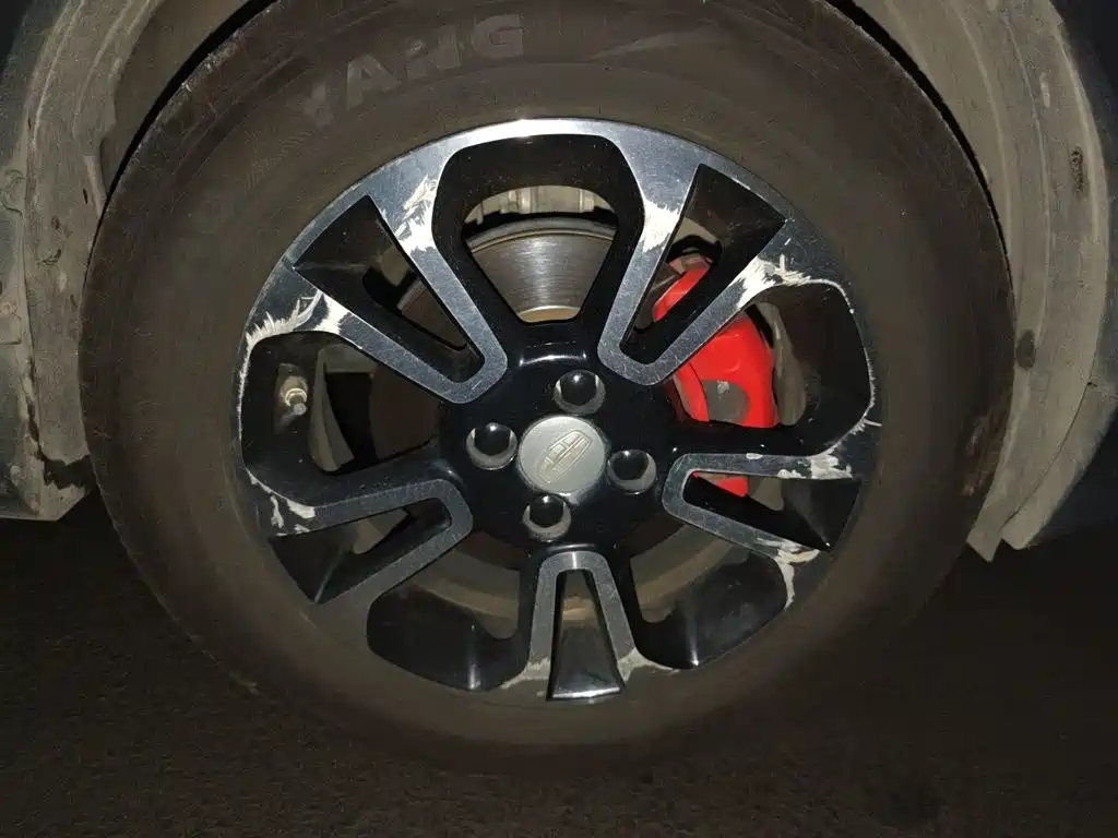 Geely Vision X3 — миниатюра 12