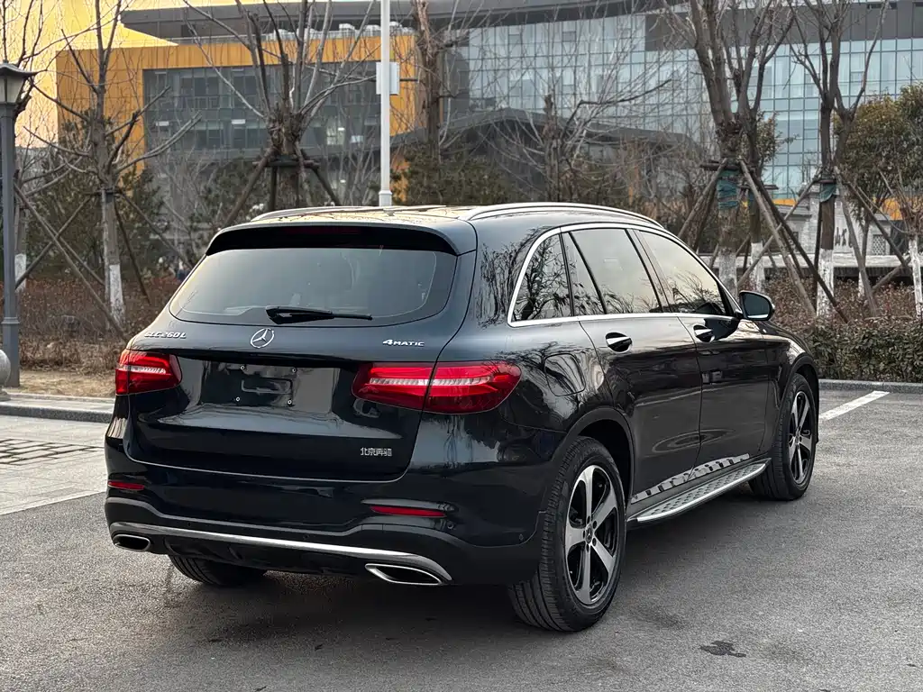 MERCEDES-BENZ GLC
