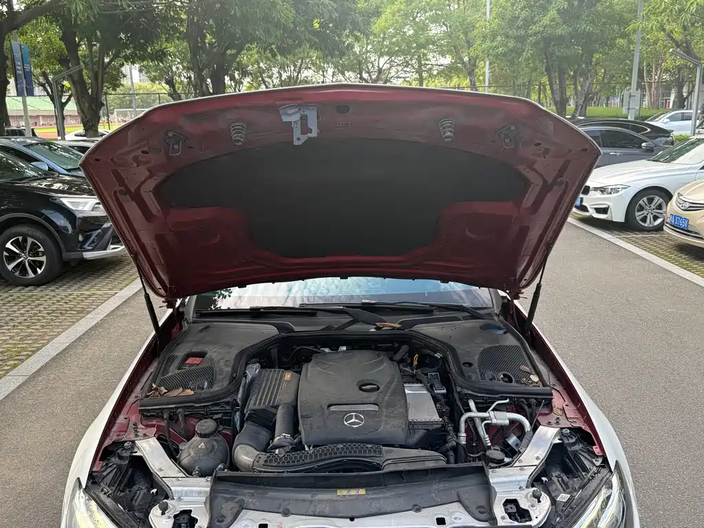 Mercedes-Benz E-Class (Import) E 200 4MATIC Coupe, фото 17
