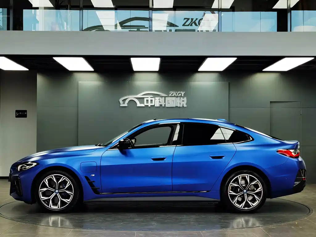 BMW i4 — миниатюра 3