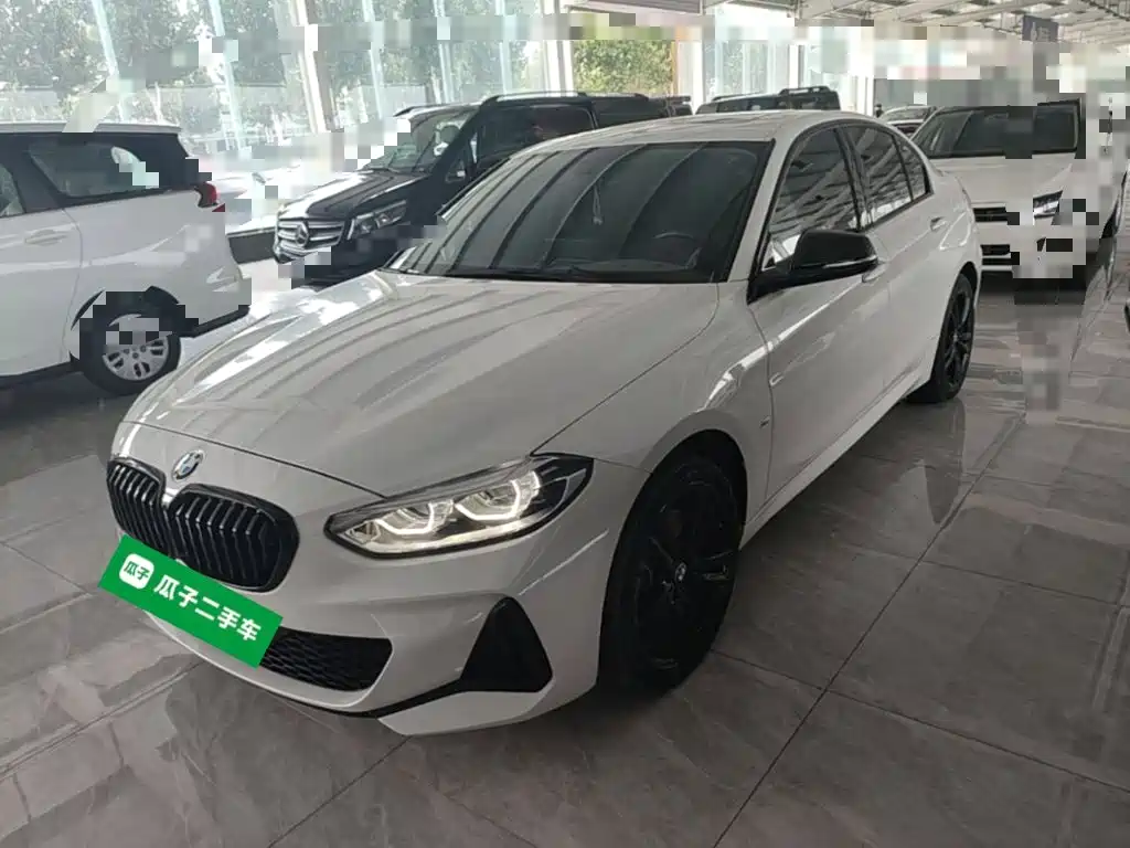 宝马1系 2022款 125i M运动曜夜版 2022