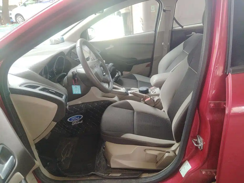 Ford Focus 2012 1.6L AT Comfort
