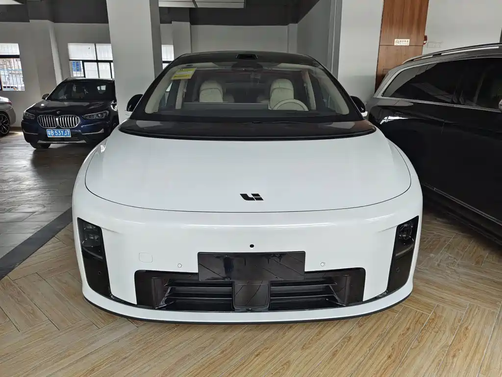 Li Auto i8 2025 Standard