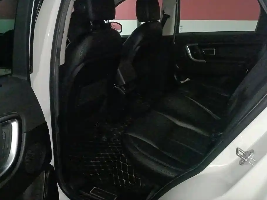 Land Rover Discovery Sport — миниатюра 11
