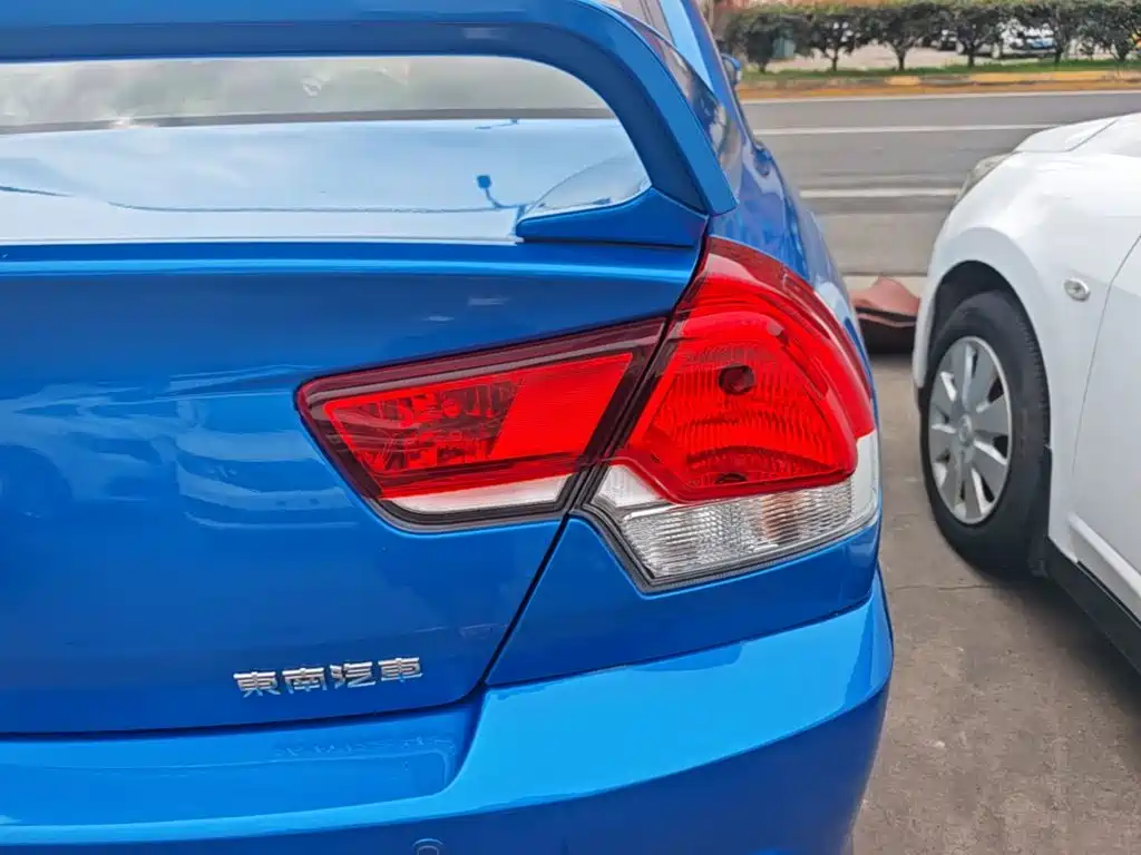Soueast V3 2015 1.5L MT
