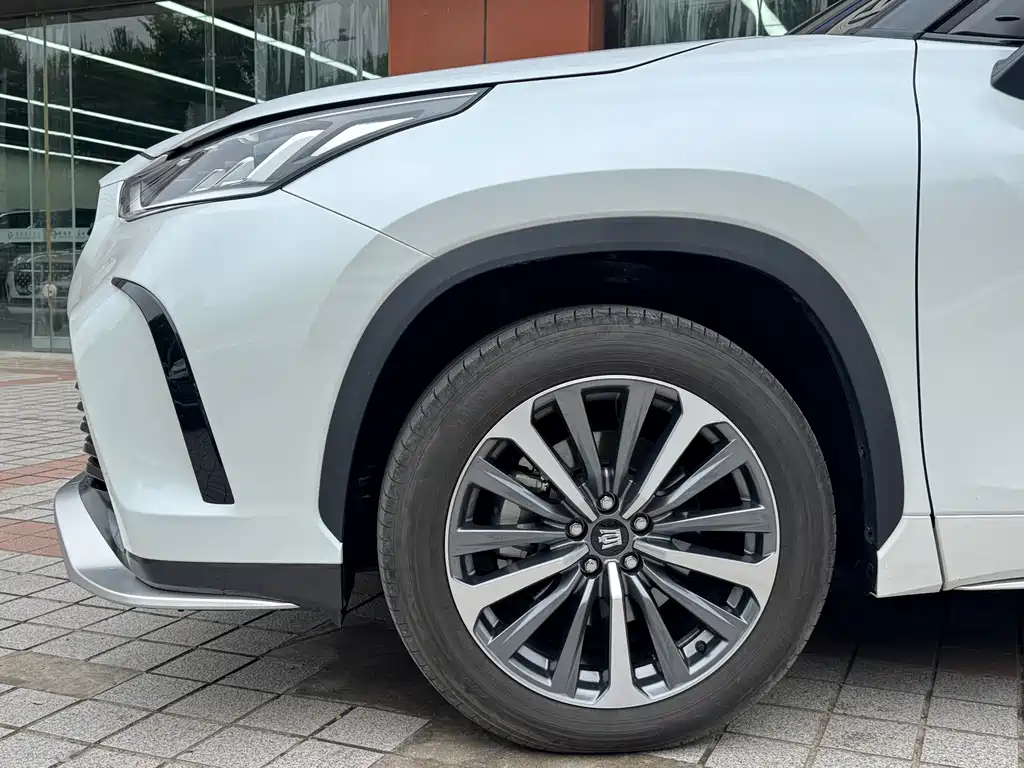 Toyota Crown Kluger — миниатюра 6