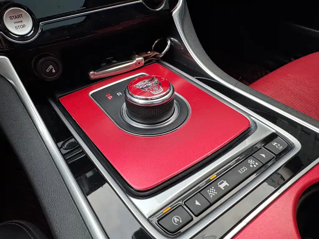 Jaguar XE — фотографии объявления, Фото 26